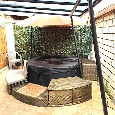 Le Spacieux Jacuzzi & Terrasse Parking 10min *